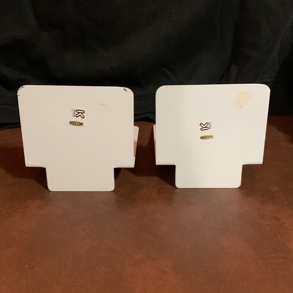 KNOBLER- Metal Bookends with a Bright Green Stegosaurus - Picture 3 of 5